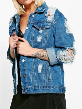 Boohoo Blue Women’s Jodie Oversized Super Distressed Denim Jacket Size 4 GUC